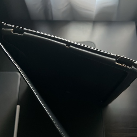 ๐iPad 2๐ Coach signature leather iPad case - Picture 8 of 11